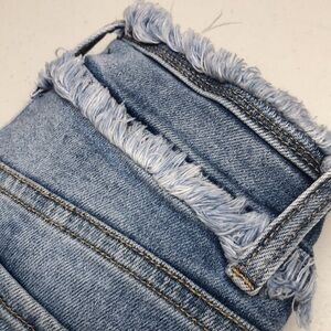 FASHION NOVA FEATHERED SEAM SKINNY JEANS 1/24x28 ⭐️